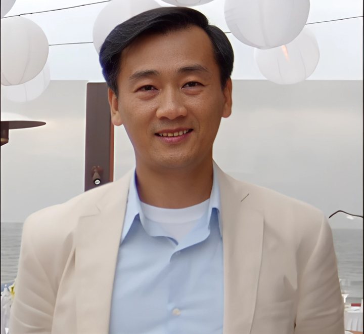 Portrait of Thien Nguyen